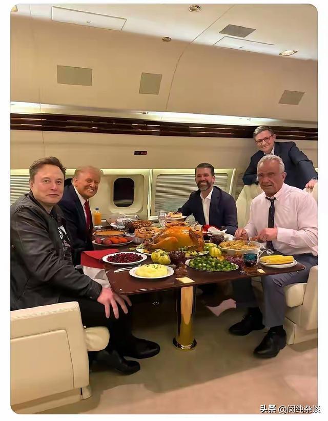 火了特朗普向马斯克再次伸出橄榄枝AG真人网页今年感恩节这张照片(图2) 火了特朗普向马斯克再次伸出橄榄枝AG真人网页今年感恩节这张照片(图2)